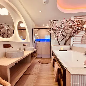 https://suite-lecrin-poudre.hotels-rhonealpes.com